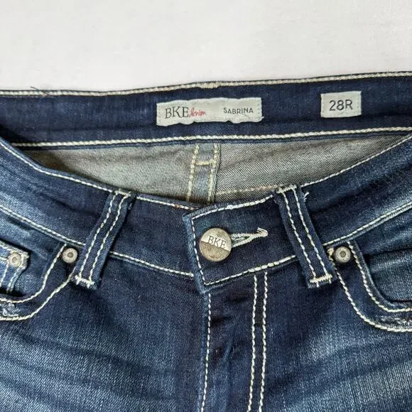 Buckle BKE Sabrina Distressed Stretch Medium Wash Jeans Size 28R   Style# ABK253 - Picture 11 of 15